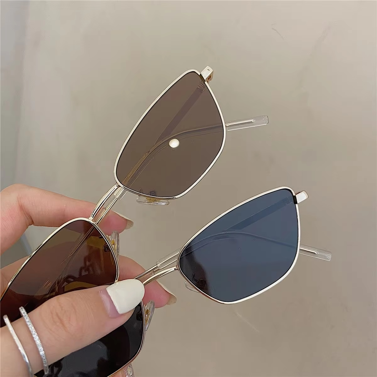 Modische Cat-Eye-Sonnenbrille  – Metal Photo Panel Bewertung und Preis
